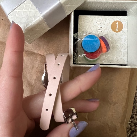 Essential Oil Diffuser Bracelet, Tree of Life Jewelry Aromatherapy - Picture 7 of 7